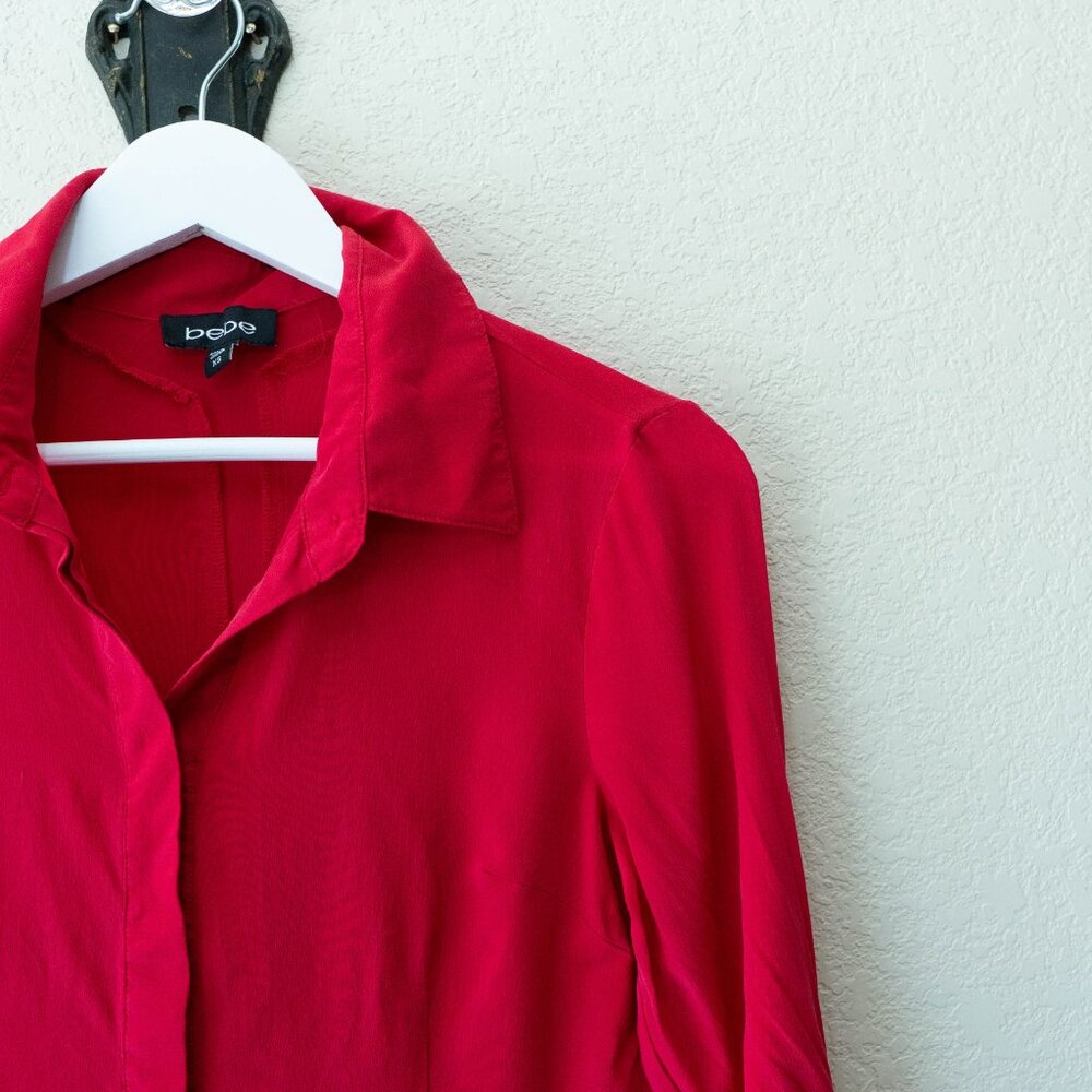 Bebe 100% Silk Red Button Up Blouse Roll Tab Sleeve Luxe Shirt Women XS - Picture 4 of 14